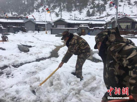 新一轮雨雪天气造访中国 局地降温幅度可达10℃