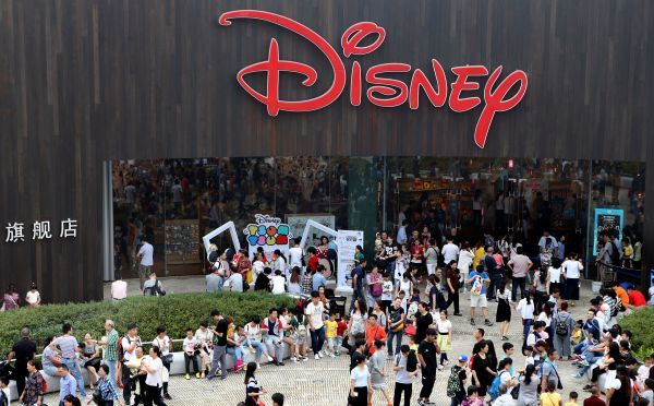 迪士尼前高管在中国涉嫌欺诈被查：未经授权签项目